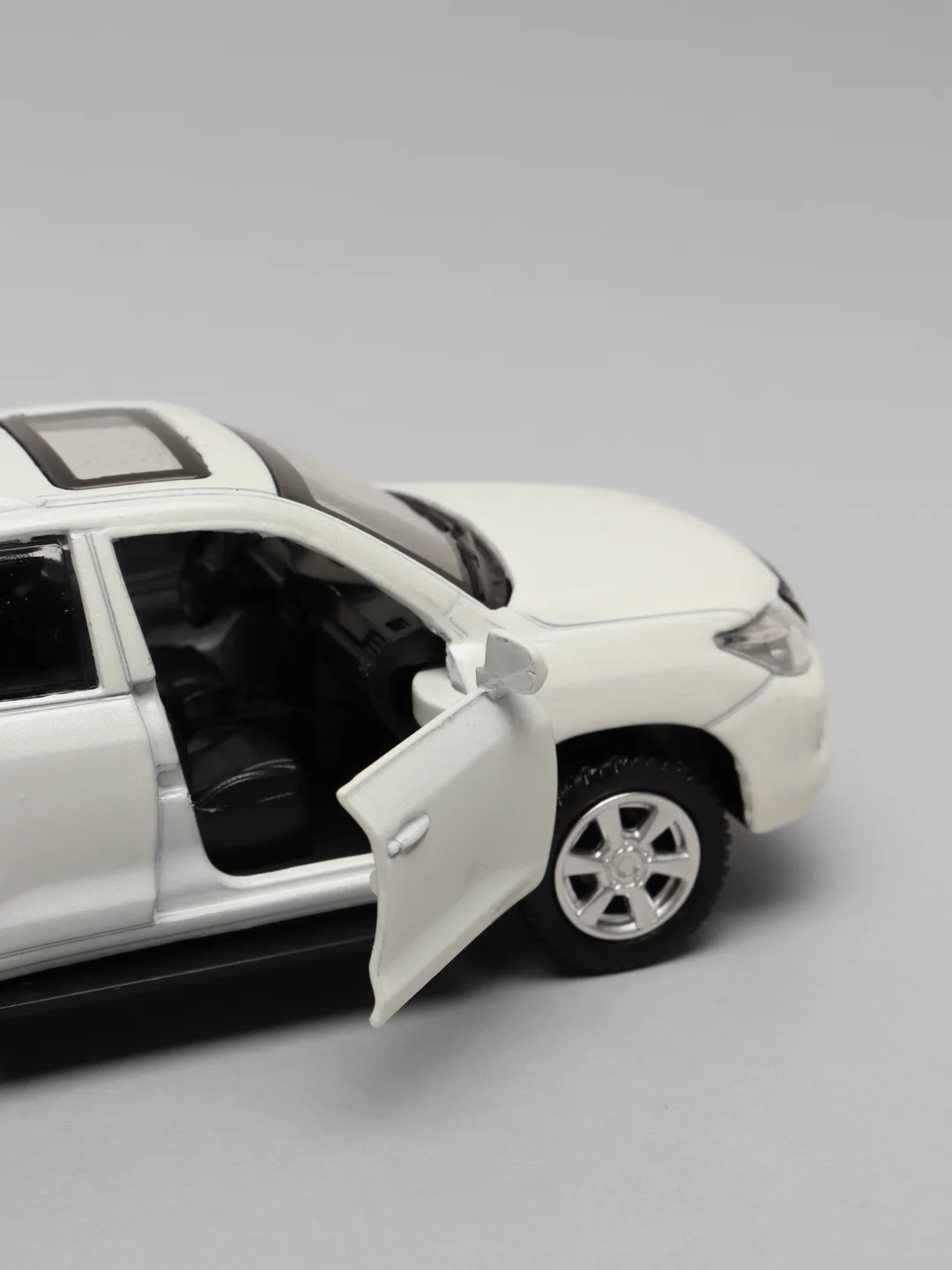 Машинка металлическая 1:43 Lexus LX570 11 см JB1251262