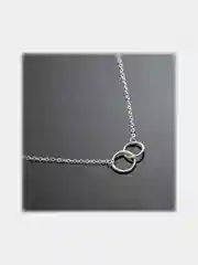Серебряный ожерелье