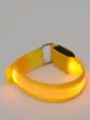 Желтый браслет для спорта, светящийся