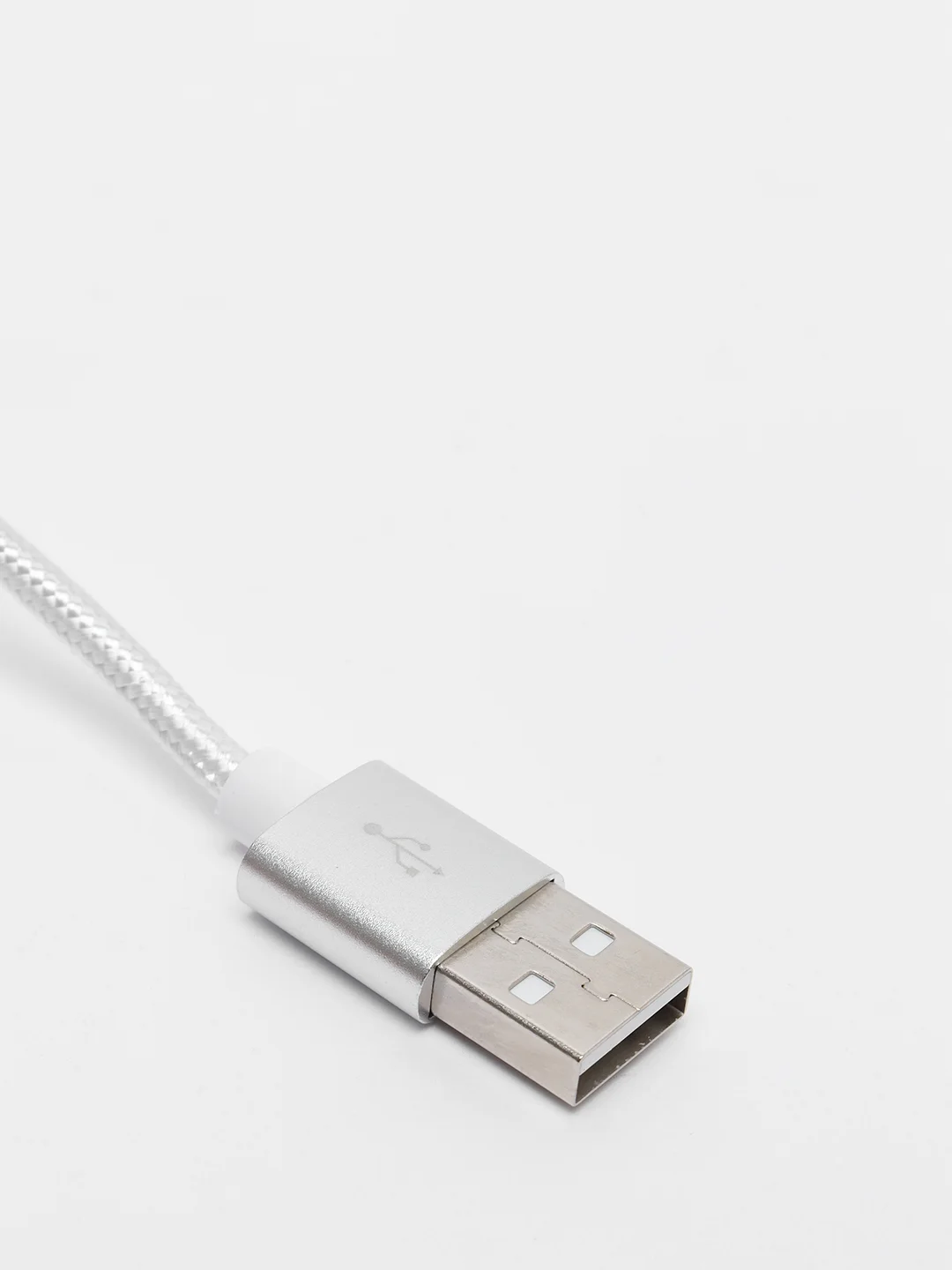 Белый кабель зарядочный Type-C Arnezi для зарядки и передачи данных