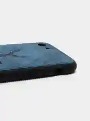 Синий дизайнерский чехол на iPhone с оленем
