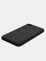 Черный дизайнерский чехол на iPhone с конем