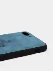 Синий дизайнерский чехол на iPhone с конем