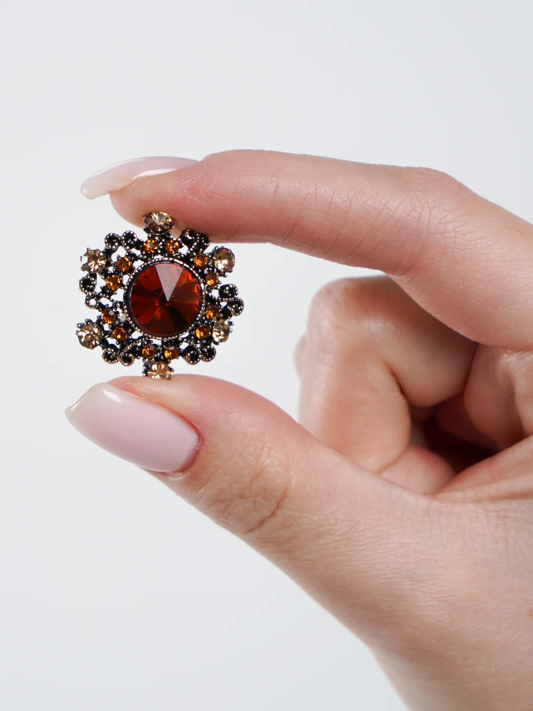 Карамельный брошь на одежду "Fashion Jewerly" / значек на одежду
