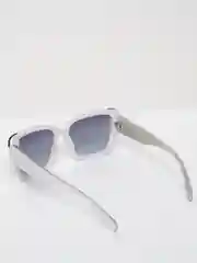 Белый женские солнцезащитные очки, футляр и салфетка UV400