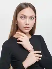 Красный браслет красная нить с кулоном