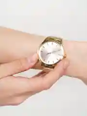 Розовый женские наручные часы