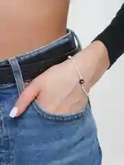 Индиго браслет белая  нить с буквой Инициал, Handmade