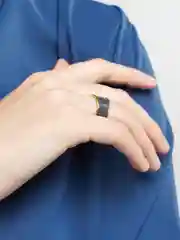 Черный кольцо женское с цветной эмалью безразмерное