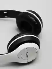 Белый наушники беспроводные Wireless Bluetooth WJ-S590 накладные