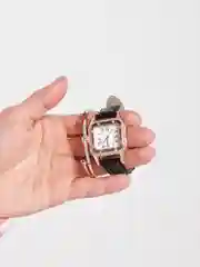 Черный женские кожаные кварцевые часы с браслетом(белые,черные,красные,коричневые,розовые)