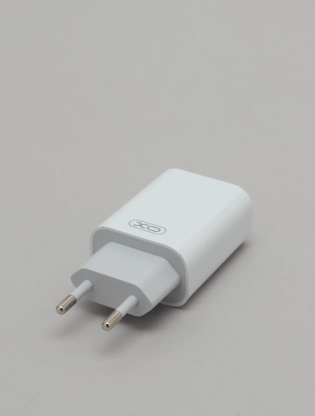 Белый сетевое зарядное устройство 3А 1USB, 18Вт, QC 3.0 L85