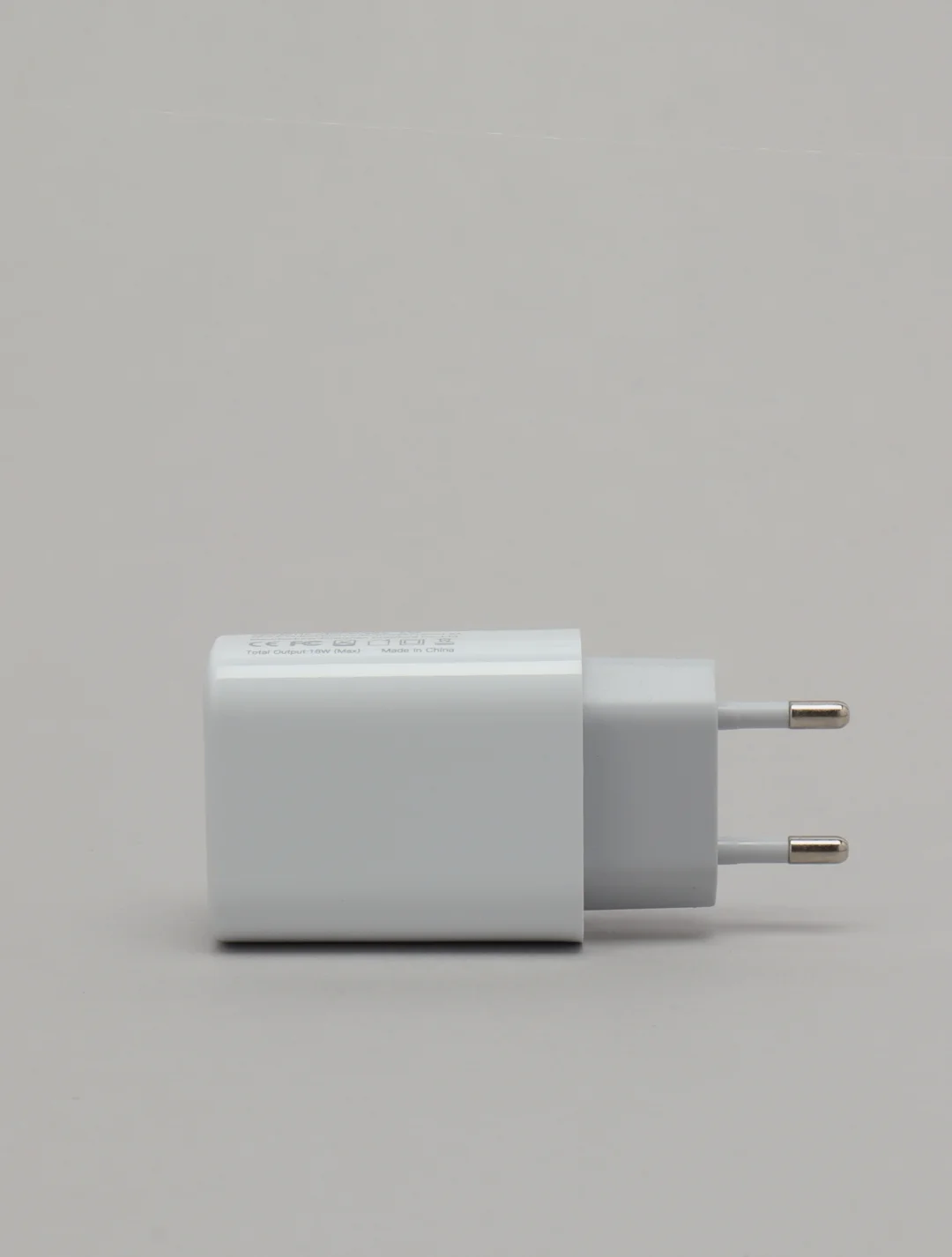Белый сетевое зарядное устройство 3А 1USB, 18Вт, QC 3.0 L85