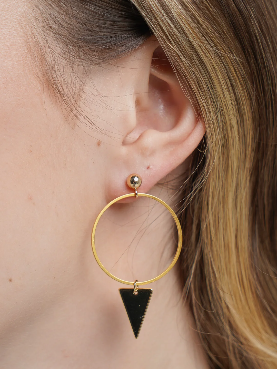 Асимметричные серьги-гвоздики Mila Jewelry, позолота, ручной работы