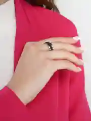 Черный кольца стальные,с вращающейся цепочкой