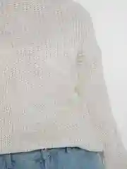 Бежевый женский свитер, вязаный