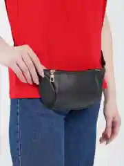Черный сумка поясная, на ремешке