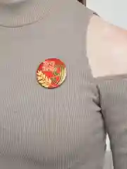 Коралловый значок "На 9 Мая"
