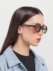 Коричневый солнцезащитные очки женские/ Актуальные цвета/ Овальная форма/ Чехол