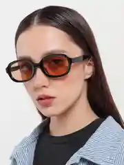 Коричневый солнцезащитные очки женские/ Актуальные цвета/ Овальная форма/ Чехол