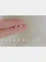 Миниатюрные серьги гвоздики
