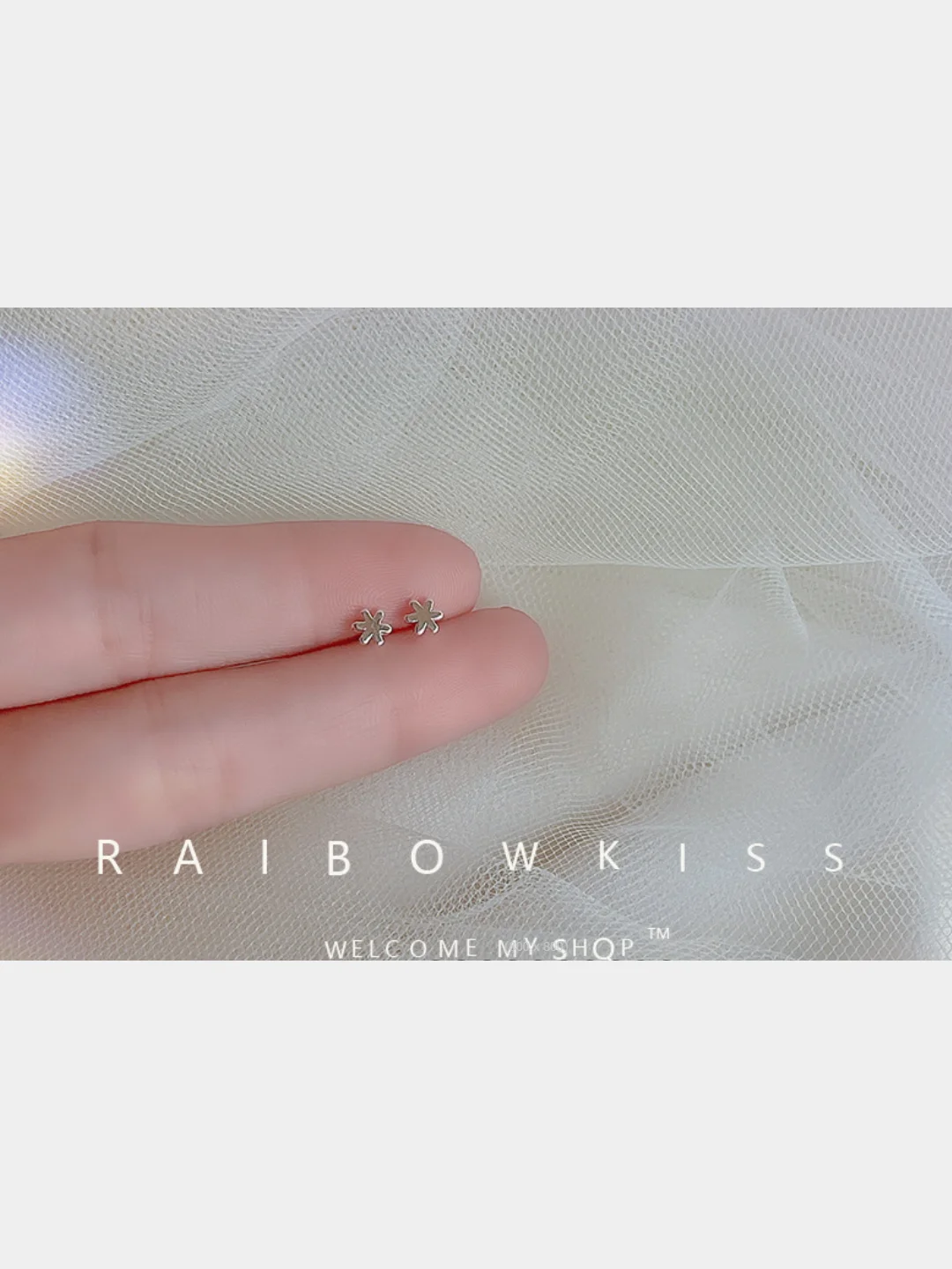Серебряный миниатюрные серьги гвоздики