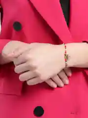 Конфетный браслет из бисера с подвеской