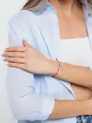 Зеленый браслет красная нить с кулоном