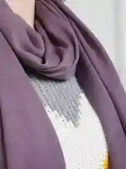 Фиолетовый платок женский