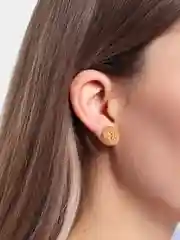 Золотой серьги-гвоздики из смолы