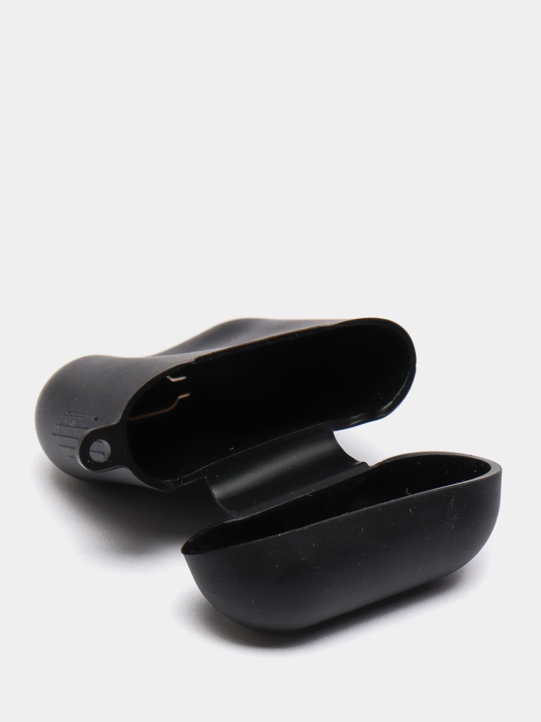 Черный силиконовый чехол для беспроводных наушников AirPods