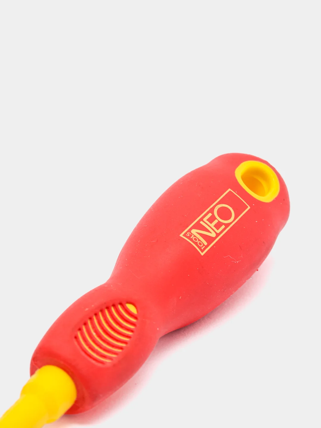 Шлицевая отвертка NEO Tools, 2.5x75 мм, 1000 В, CrMo