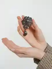 Серый брошь винтажная