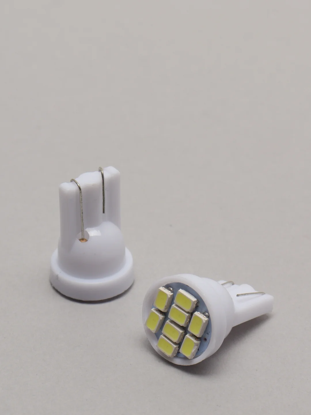 Светодиодные LED лампы T10, W5W, в габариты, салон, подсветку номера, 8SMD, 2 шт
