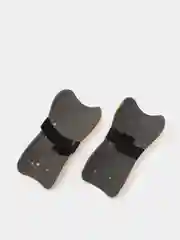 Белый щитки футбольные