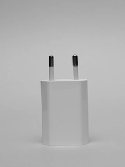 Зарядное устройство 5V 1A для iPhone 5 5S 6 6S 7 7Pl (плоский) с USB выходом FOXCONN