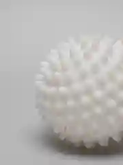 Белый шарики для стирки и сушки белья, 2 штуки