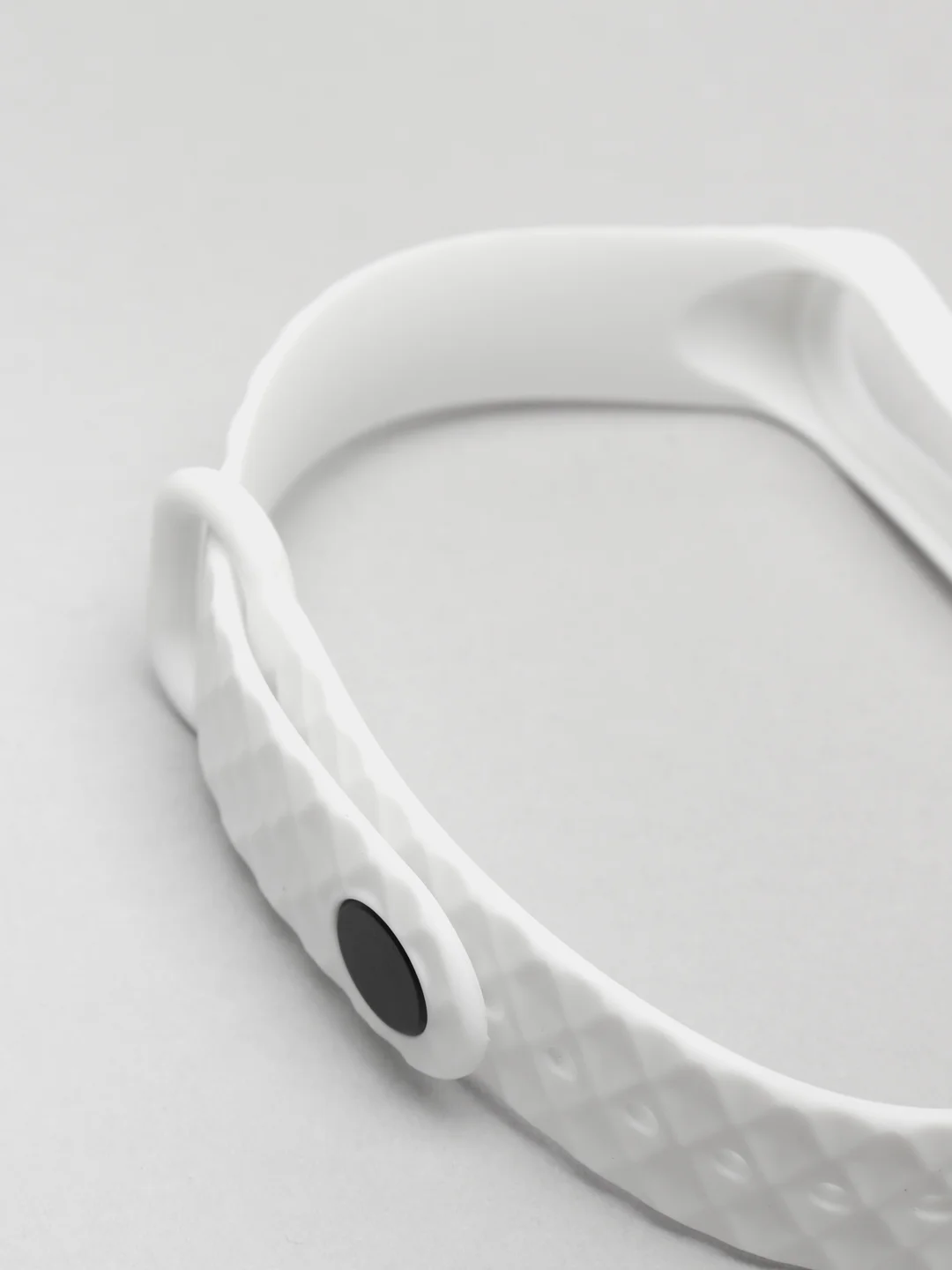 Белый ремешок силиконовый для Xiaomi Mi Band 3, Mi Band 4 (Ми Банд 3, 4), рифленый