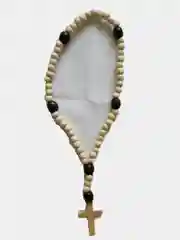 Белый четки деревянные, с крестиком