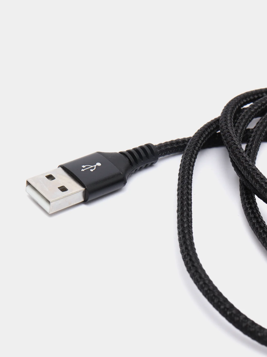 Черный кабель для зарядки телефона Micro-USB