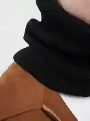 Черный шарф утепленный
