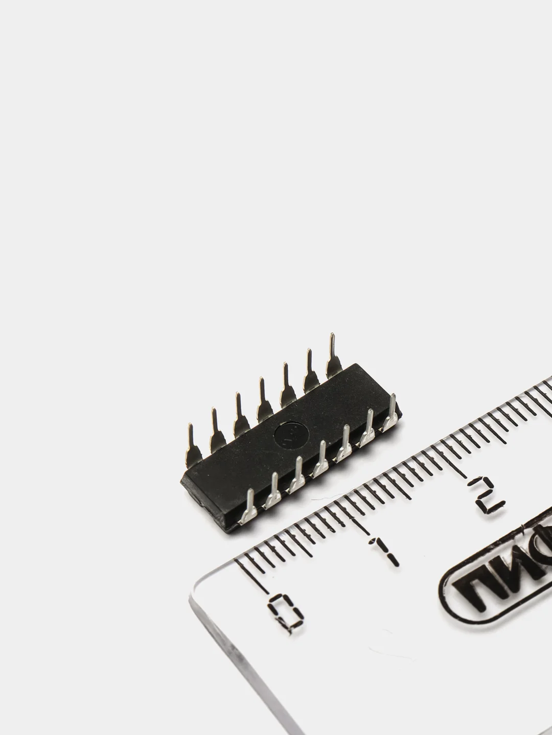 Микросхема SN74HC00N DIP-14