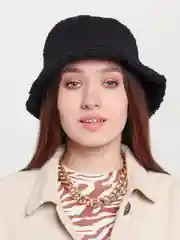 Черный панама утеплённая женская