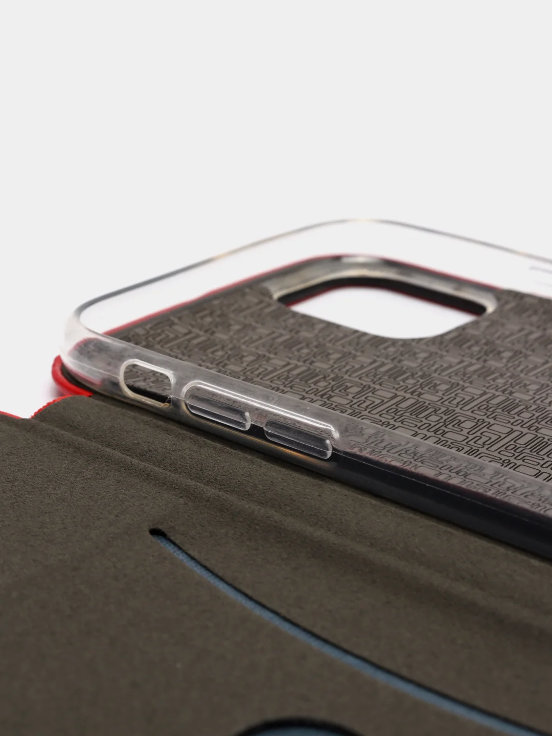 Красный чехол книжка iPhone 11