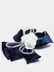 Белый атласный бант на зажиме