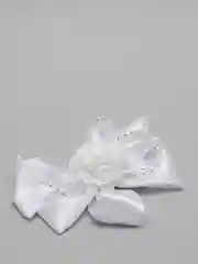 Белый атласный бант на зажиме