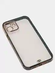 Зеленый чехол силиконовый с золотым ободком iPhone 12