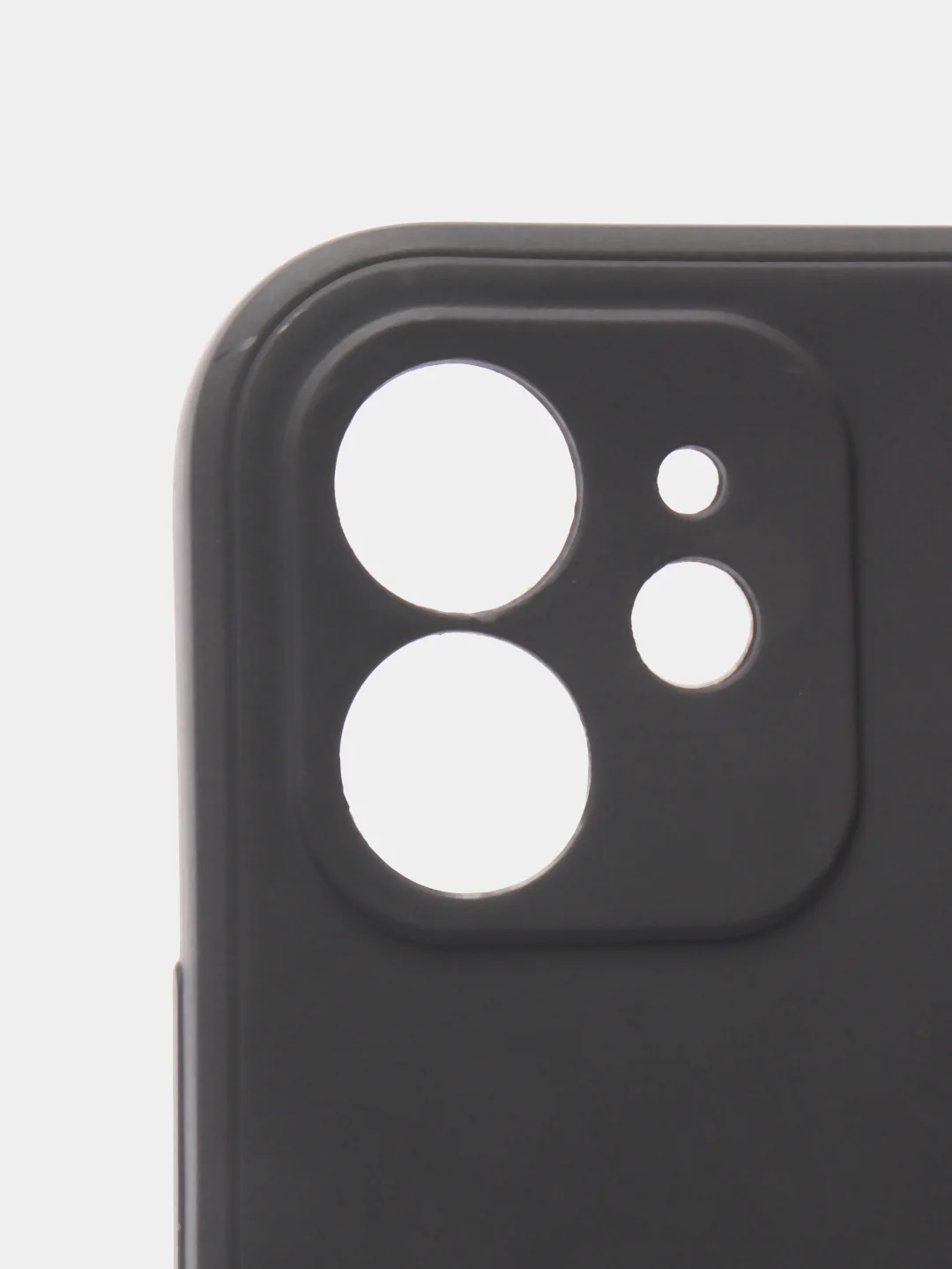 Черный чехол с бархатом внутри и вырезами под защиты камеры для iPhone 12