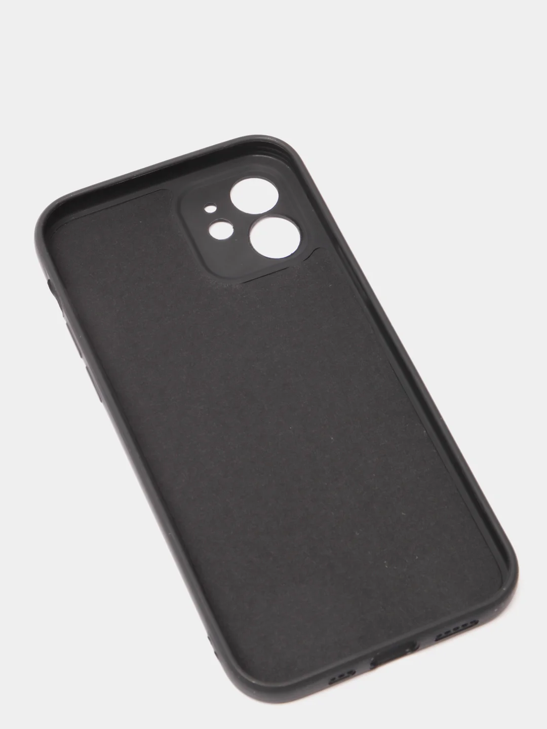 Черный чехол с бархатом внутри и вырезами под защиты камеры для iPhone 12