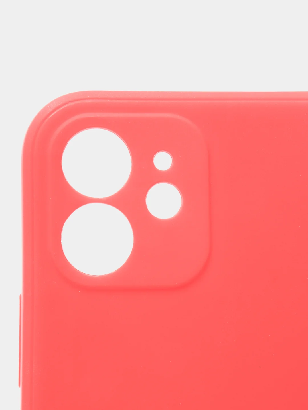Красный чехол с бархатом внутри и вырезами под защиты камеры для iPhone 12